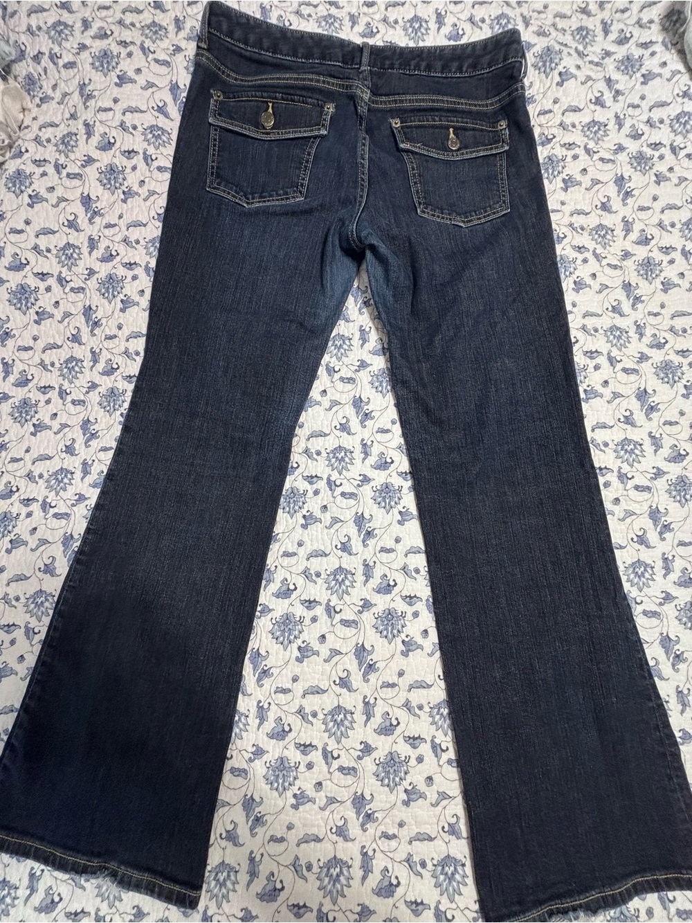 Banana republic women’s dark wash blue denim Jeans size 8S (inseam 30”)
Bootcut